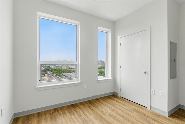 Building Photo - 1170 Tremont St