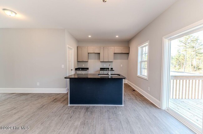 Building Photo - 533 Stadium Dr