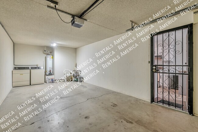 Building Photo - 644 N Richey Blvd