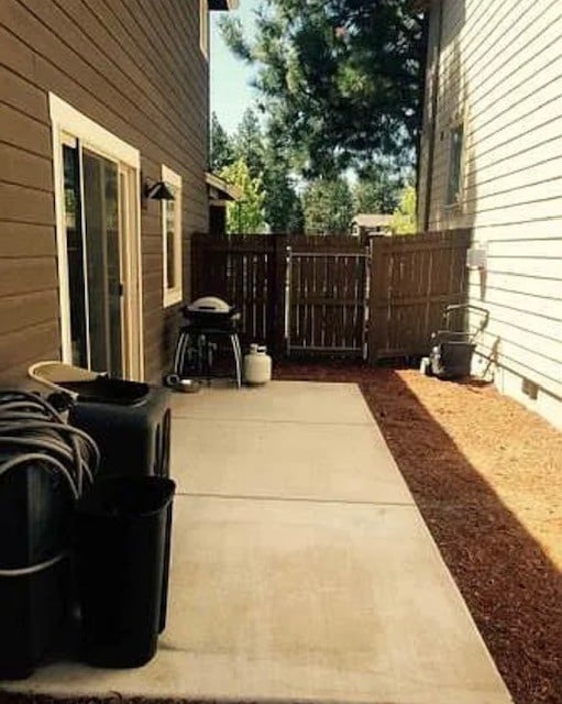 Building Photo - 20256 Badger Rd