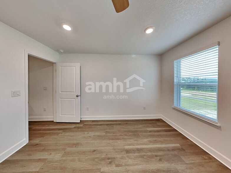 Building Photo - 37764 Dusty Saddle Ln