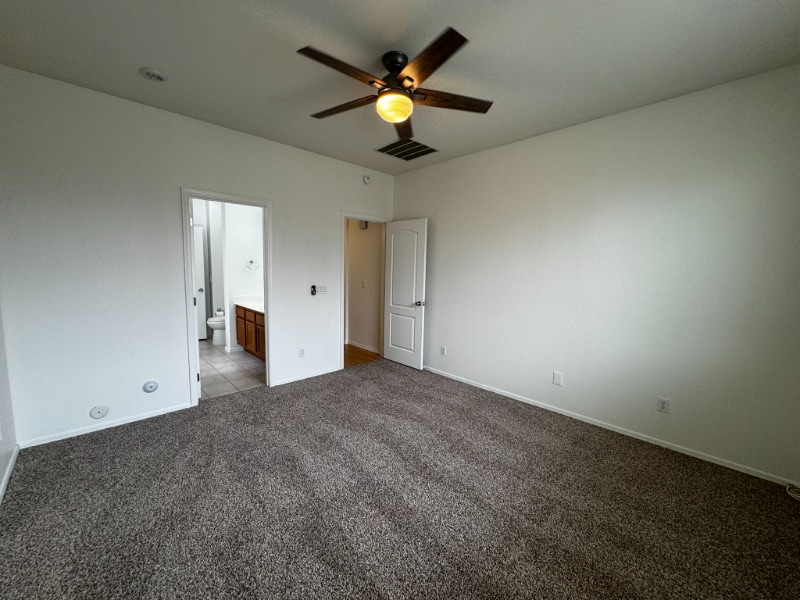Building Photo - 7828 S 68th Dr