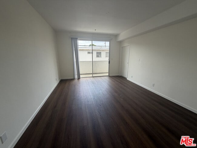 Building Photo - 1240 Amherst Ave