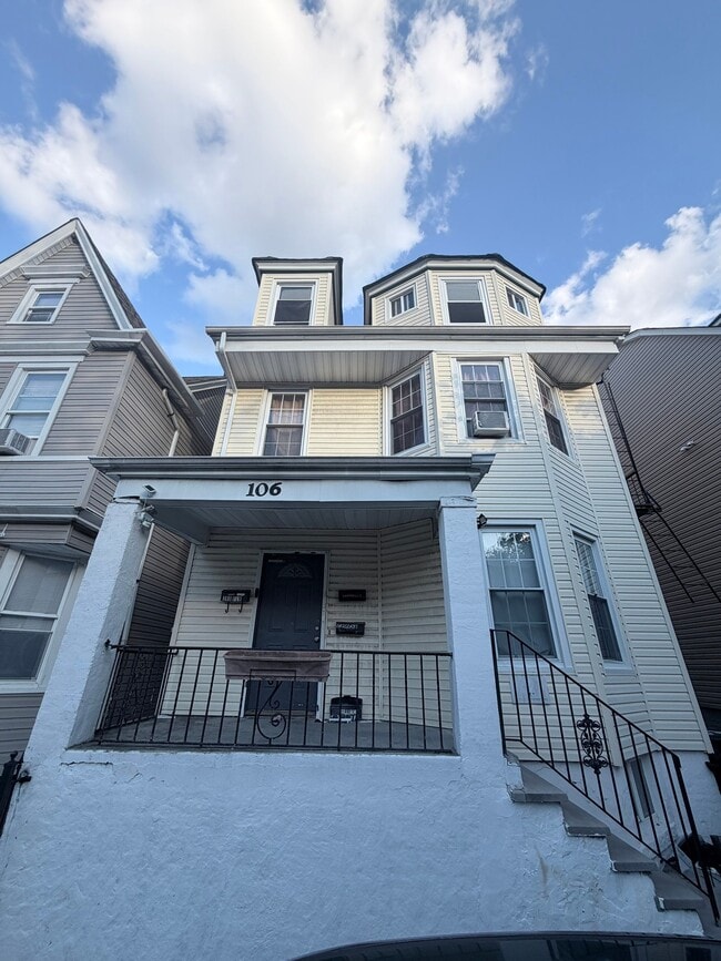 Building Photo - 106 N 16th St
