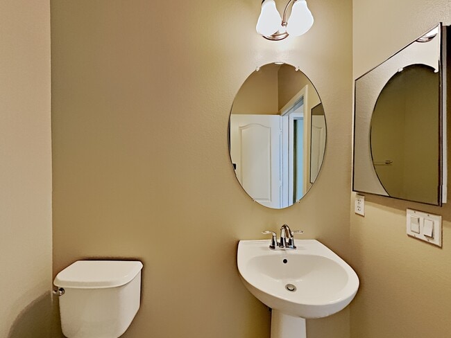 Building Photo - 632 Mauna Kea Pl