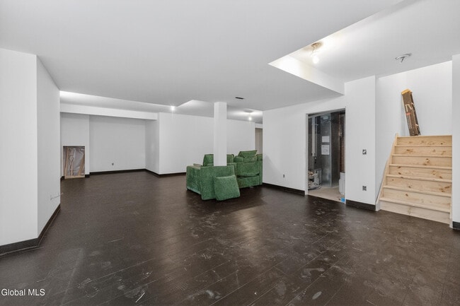 Building Photo - 622 Acland Blvd