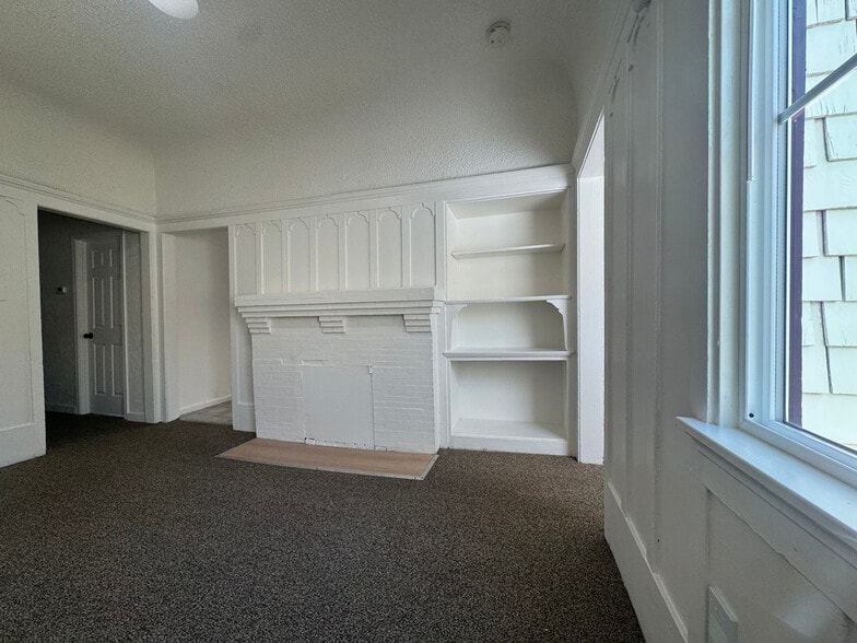 Building Photo - 3641 West St