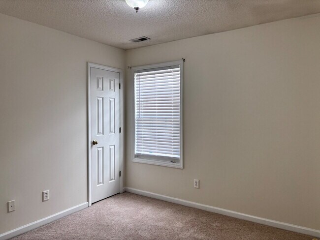 Building Photo - 4701 Tommans Trail
