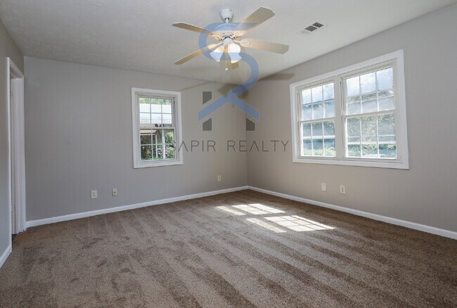 Building Photo - Move in before October 15th and get a $250...