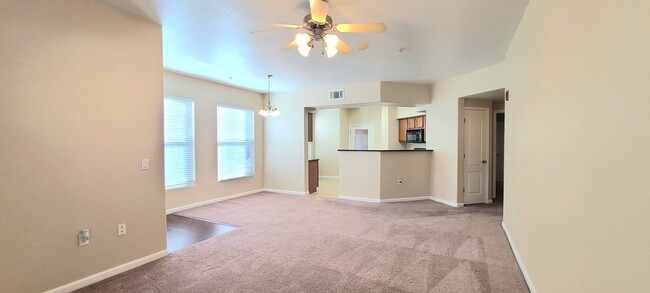 Building Photo - LUXURIOUS 1 STORY CONDO IN NATOMAS W/ ON-S...