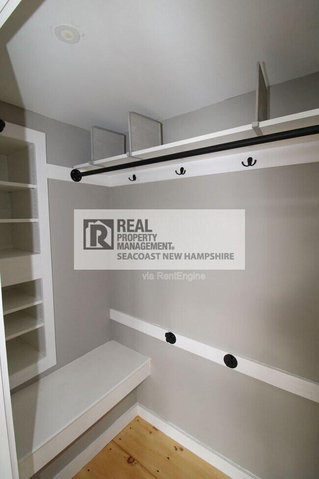 Building Photo - 182 Madbury Rd