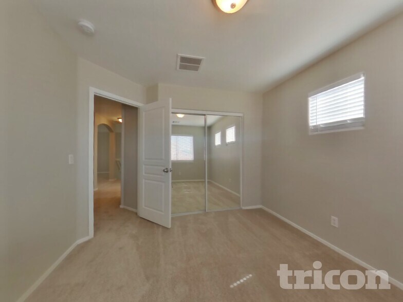 Building Photo - 11418 W Mountain View Dr