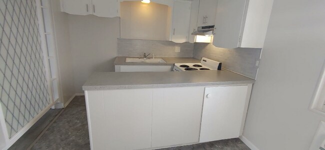 Building Photo - 4 Golf Rd