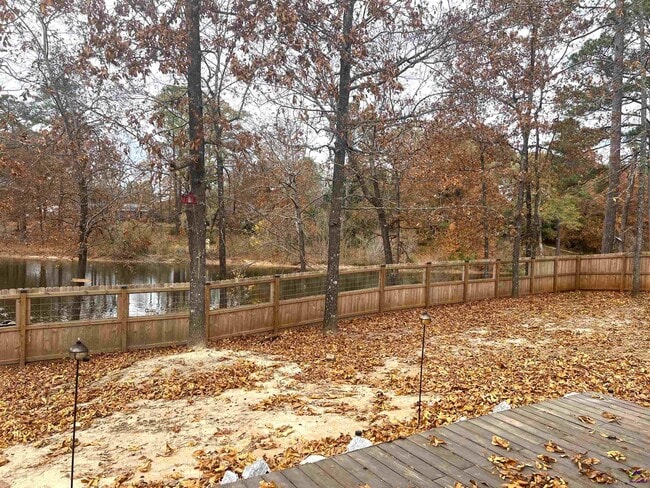 Building Photo - 409 Forest Lake Dr