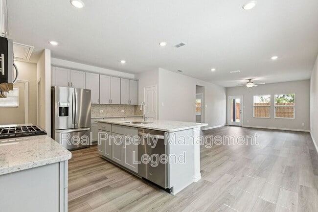Building Photo - 606 Travine Dr