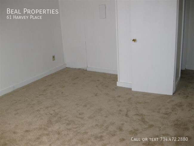 Building Photo - 61 Harvey Pl