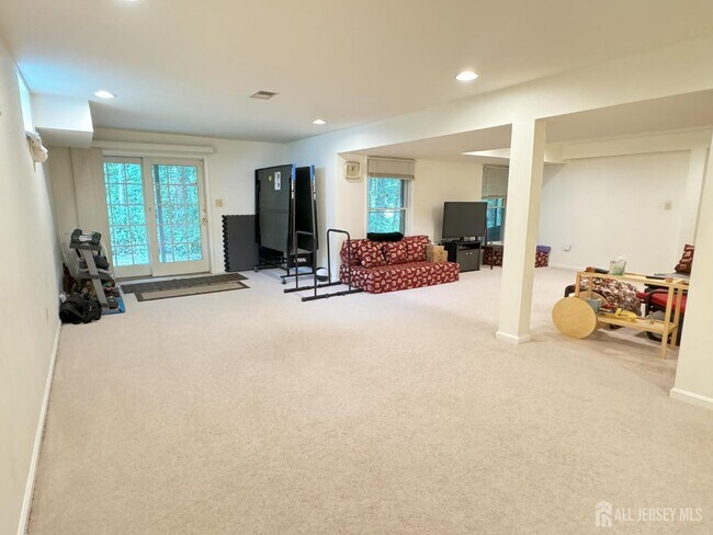 Building Photo - 36 Lavender Dr