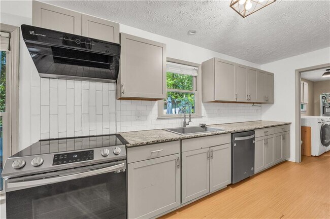 Building Photo - 5712 Port Dr