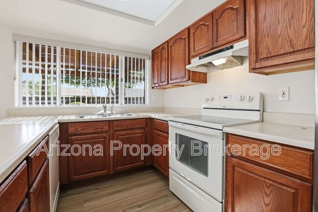 Building Photo - 2325 W Stottler Dr