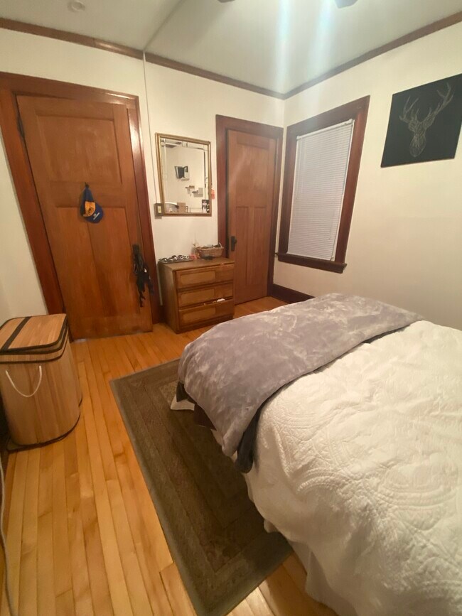 Building Photo - 319 E Montana St