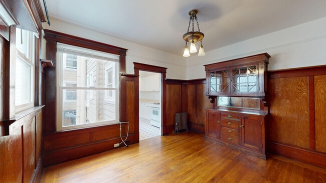 Building Photo - 254 Ivy St