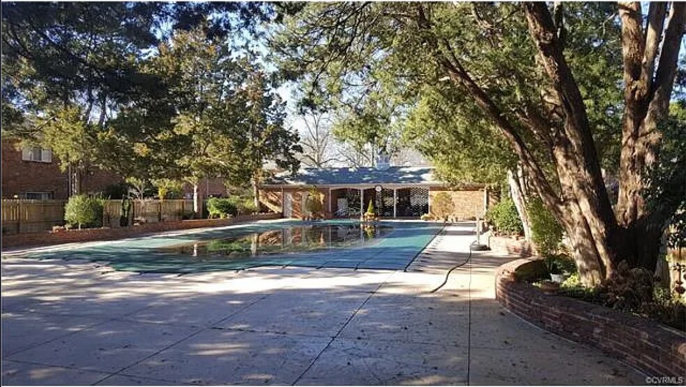 Building Photo - 401 N Hamilton St