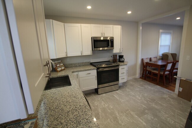 Building Photo - 40 Browning Terrace