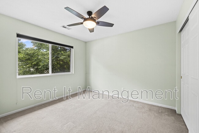 Building Photo - 5820 S 157th St