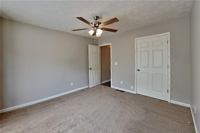 Building Photo - 1874 Manor Oak Ln NE