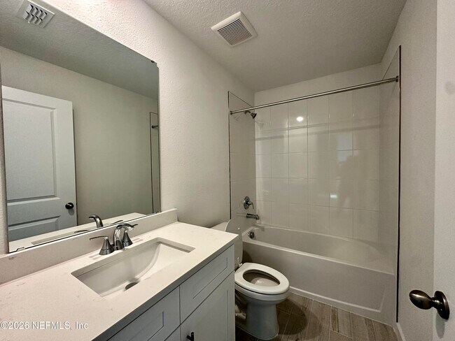 Building Photo - 166 Yellowstone Dr