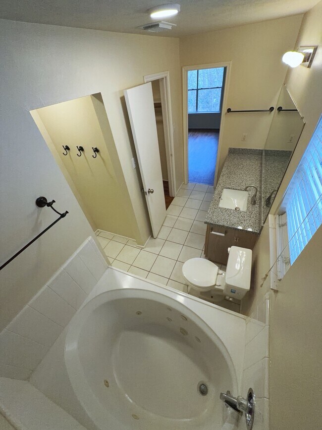 Building Photo - 6626 Sharpstown Green Cir