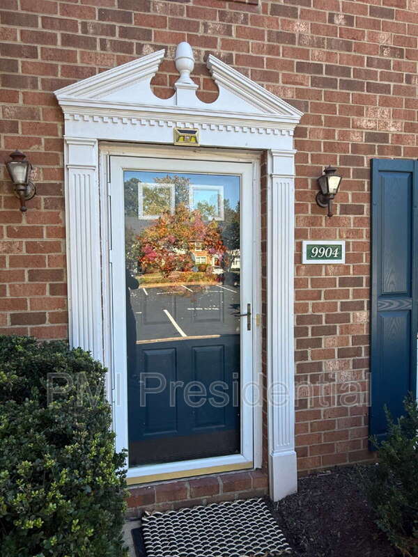 Building Photo - 9904 Whitney Cir