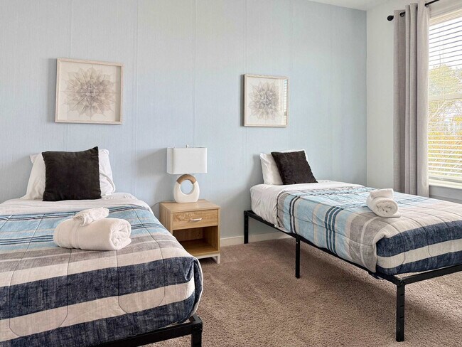 Building Photo - 542 Boulevard NE