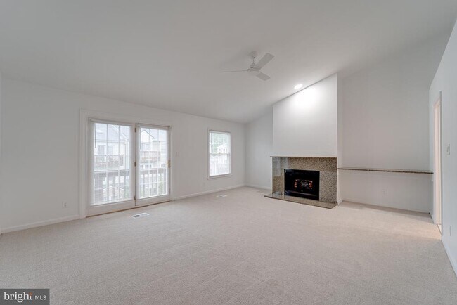 Building Photo - 4047 Chetham Wy