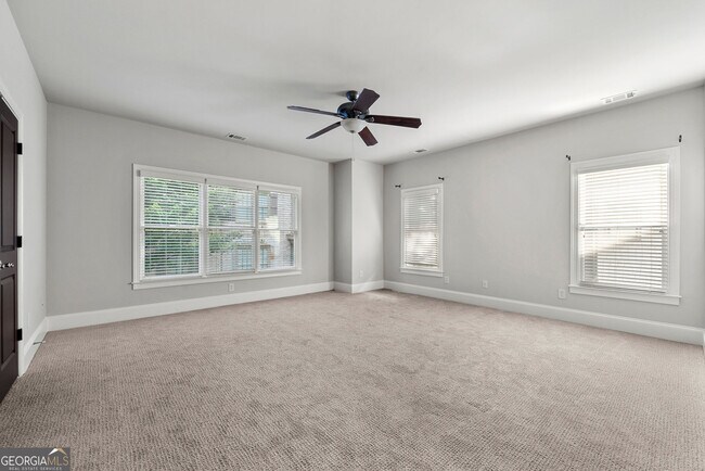 Building Photo - 2041 Mendenhall Cir