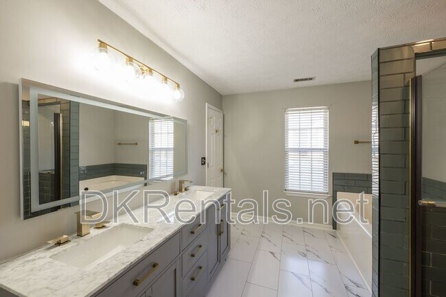 Building Photo - 3328 Vintage Pointe Ct