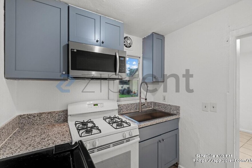 Building Photo - 1323 Monterey Ave