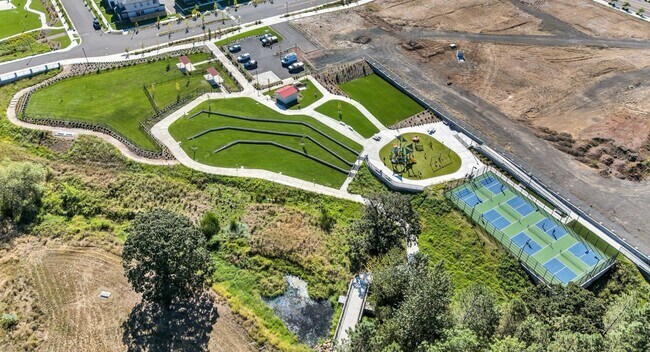 Building Photo - 17181 SW Snowdale St