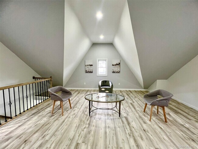 Building Photo - 128 W Main St