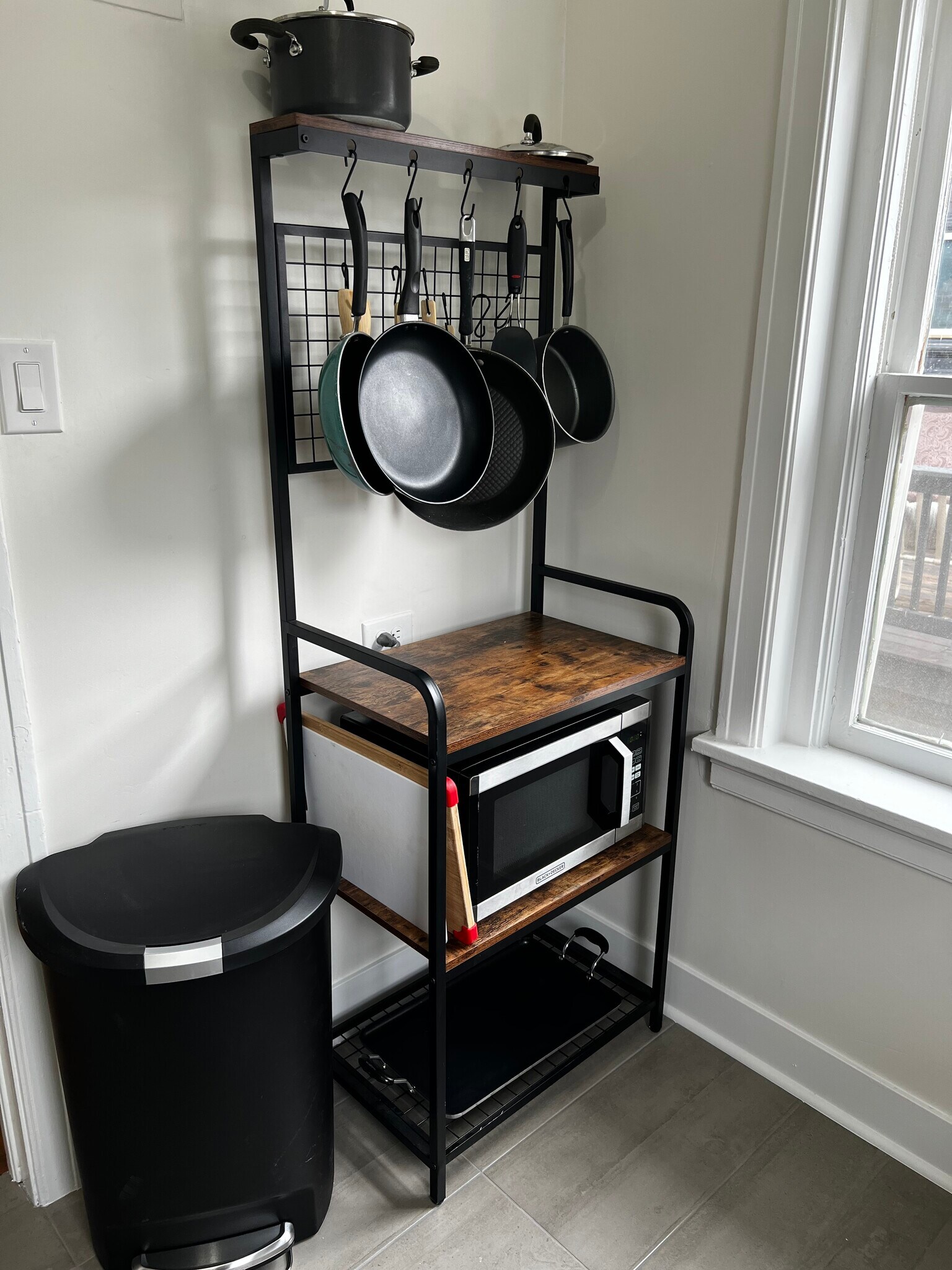 Building Photo - 115 E Cedar Ave