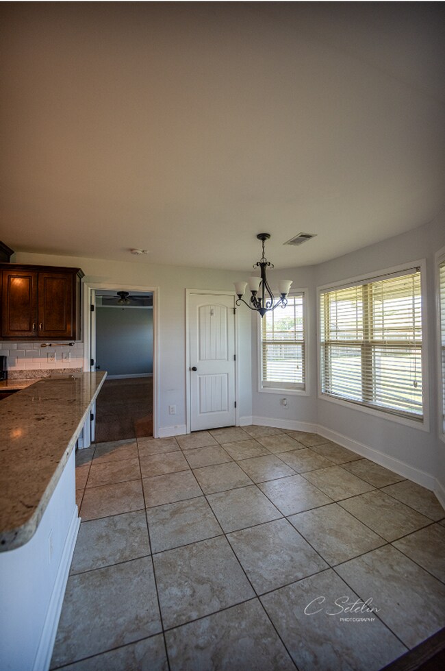 Building Photo - Gorgeous home available from June 10th!