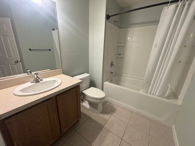 Building Photo - Amazing Neighborhood 3/3 W/Great Amenities!