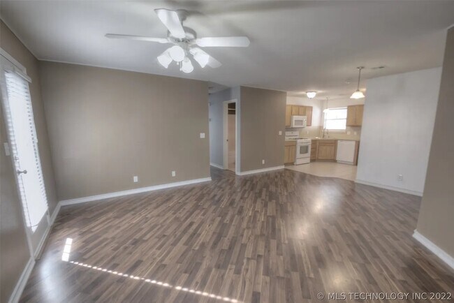 Building Photo - 5644 S Xenophon Ave