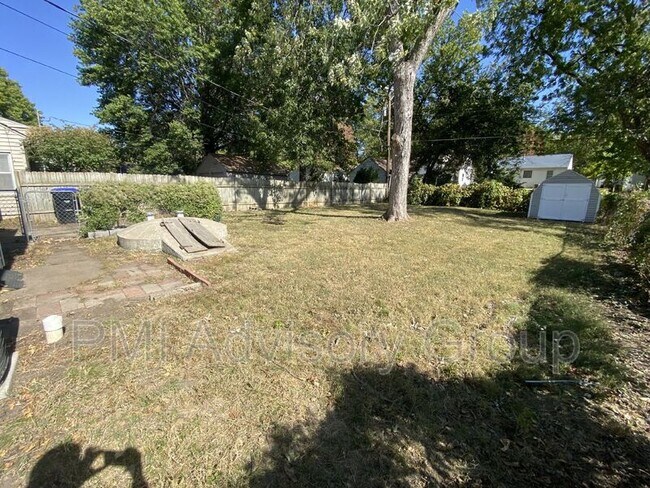 Building Photo - 2020 SW Atwood Ave