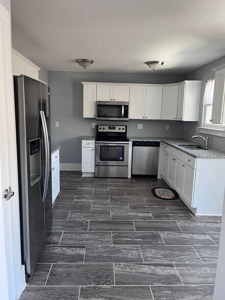 Building Photo - 509 Hickory Cir