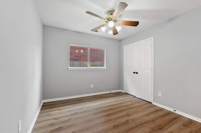 Building Photo - 10051 Williams Field Dr