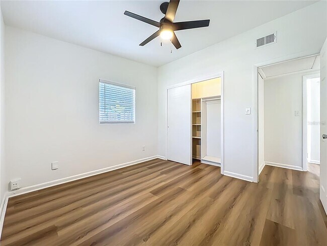 Building Photo - 2001 Conway Gardens Rd