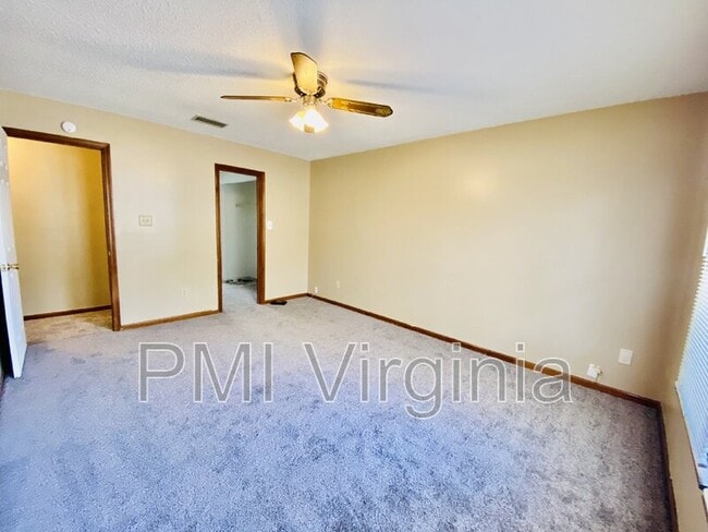 Building Photo - 604 Birchridge Ct