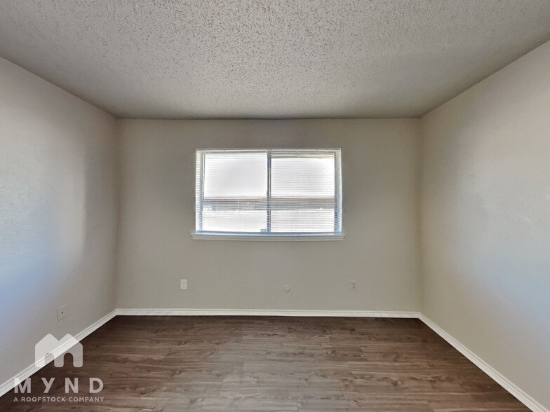 Building Photo - 11825 Garden Terrace Dr