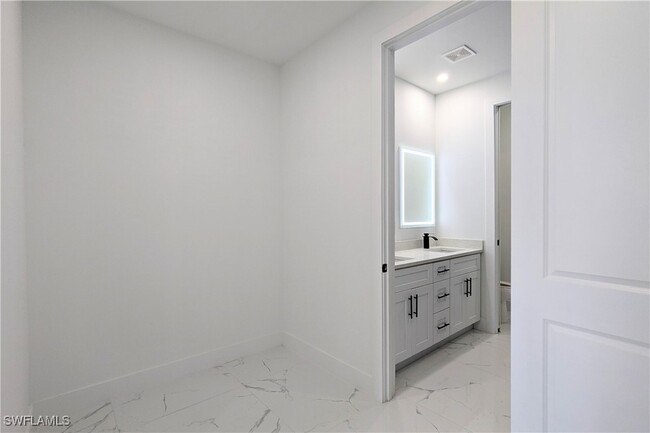 Building Photo - 4325 NW 31st St